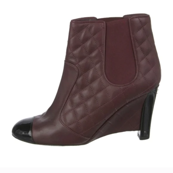CHANEL Quilted Boots Burgundy & Black Toe Preloved Pristine condition - Picture 5 of 9